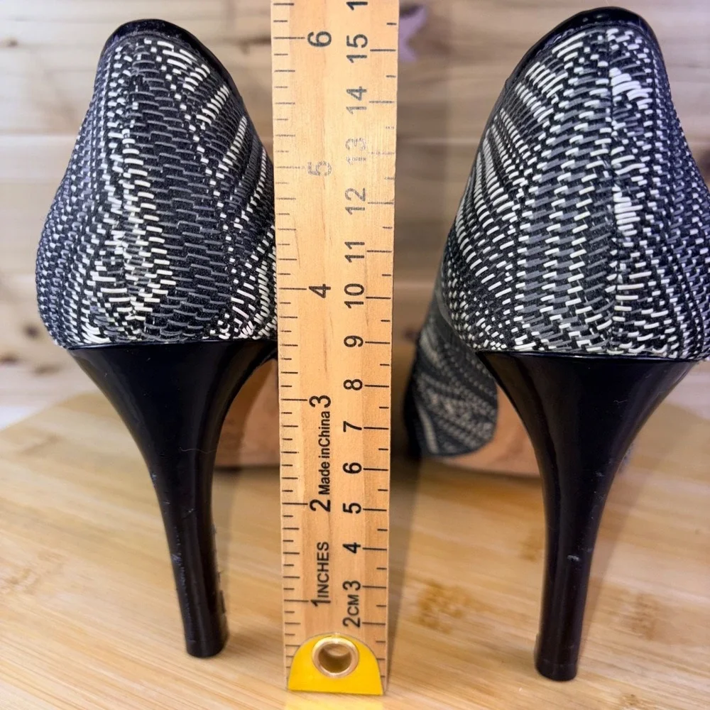 Antonio Melani Heels Womens 9 M Black and White Geometric Stiletto Pumps
